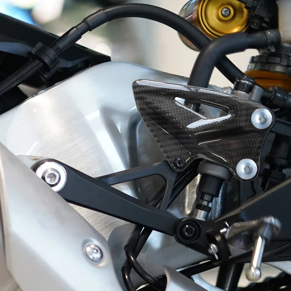 Motorcycle Fairing Accessory Carbon Fiber Foot Pedal Heel Protection for Yamaha R1 R1M 2015-2024 decoration
Motorcycle Fairing Accessory Carbon Fiber Foot Pedal Heel Protection for Yamaha R1 R1M 2015-2024 decoration