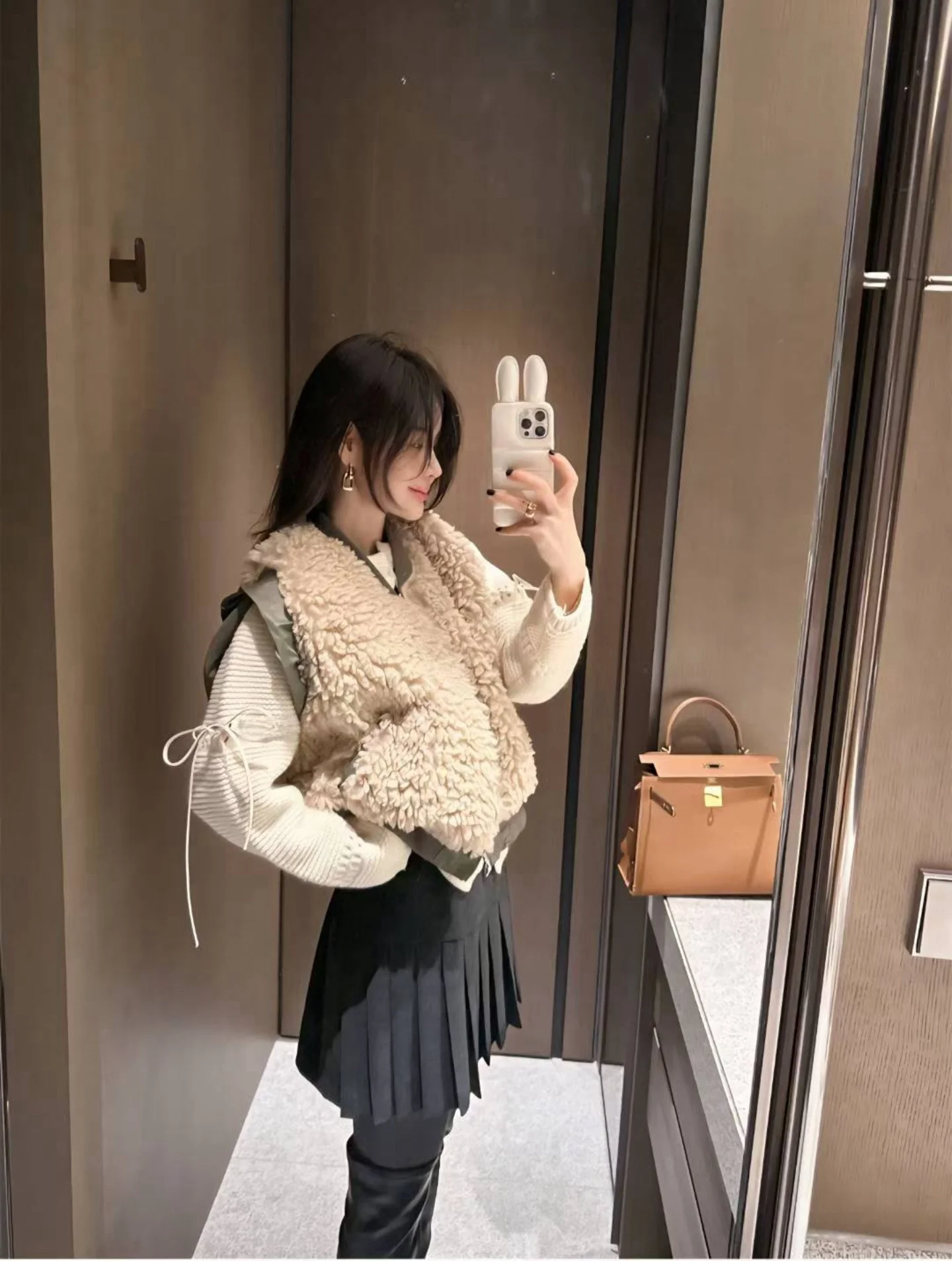 Double-Sided Wearable A428 BASHAYIDA Korean Style Lamb Fur Vest CleanFit Short Open Cardigan Fashionable Versatile Women's Ja...
Double-Sided Wearable A428 BASHAYIDA Korean Style Lamb Fur Vest CleanFit Short Open Cardigan Fashionable Versatile Women's Ja...