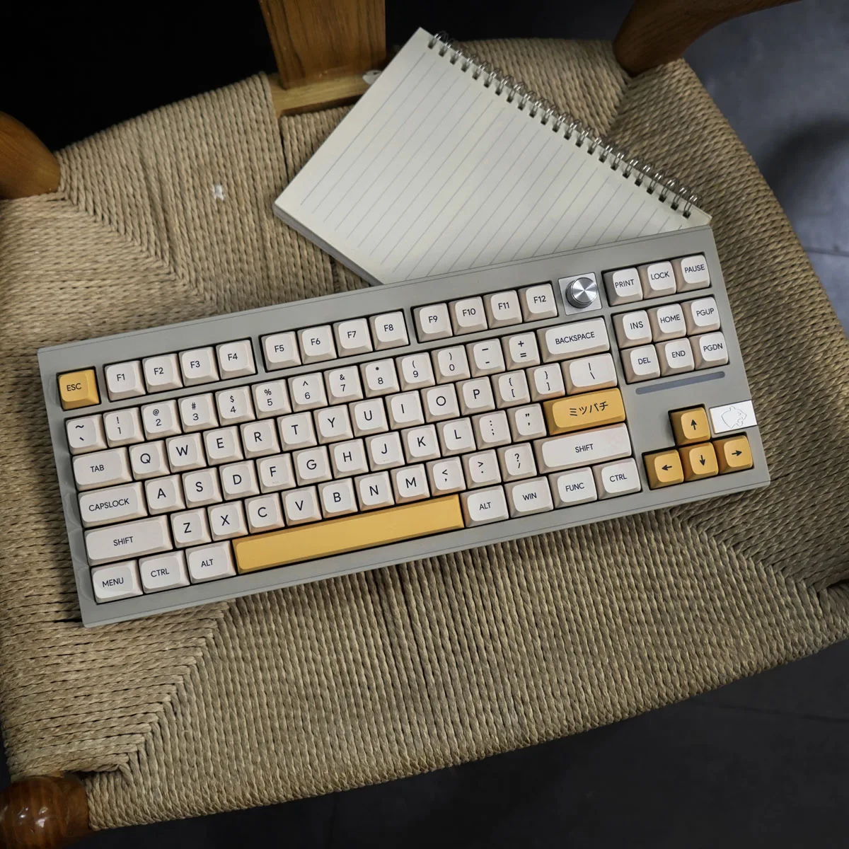 English 140-key mechanical keyboard keycaps PBT sublimation adaptation 61/64/68/75/87/104
English 140-key mechanical keyboard keycaps PBT sublimation adaptation 61/64/68/75/87/104