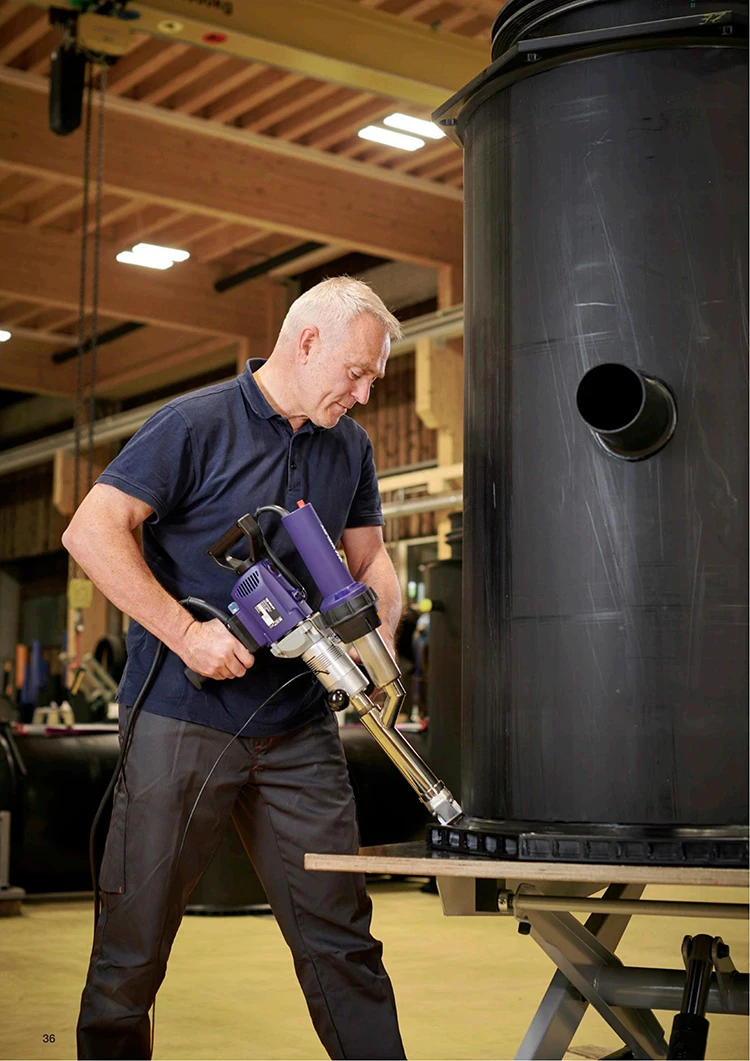 WELDY boos ter EX3 Экструзионный сварочный аппарат для производства танков
WELDY boos ter EX3 Экструзионный сварочный аппарат для производства танков