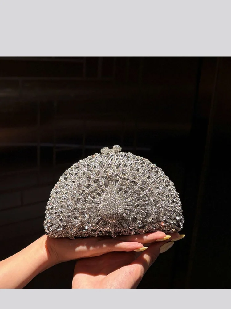 UGALS Тяжелая сумка Peaco Me с металлическими стразами, модная сумка на одно плечо, встроенная бриллиантами сумка для банкета
UGALS Тяжелая сумка Peaco Me с металлическими стразами, модная сумка на одно плечо, встроенная бриллиантами сумка для банкета