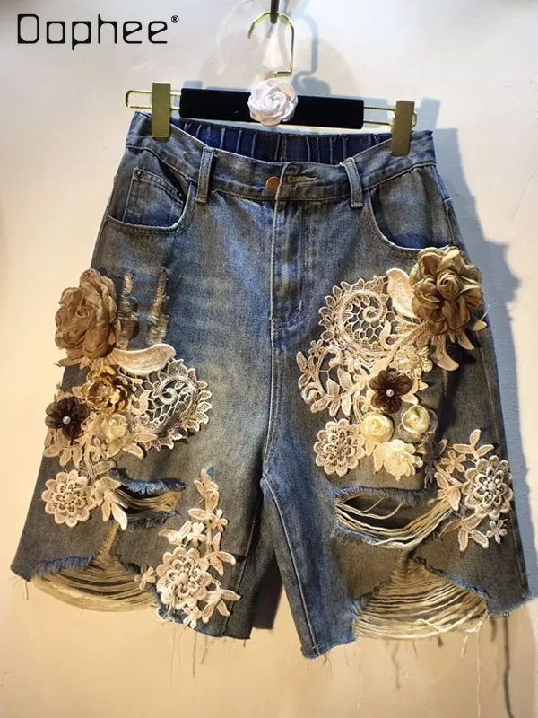 2025 Summer New Splicing Hollow Embroidered Lace Three-dimensional Flower High Waist Hole Denim Five-point Pants Women Shorts
2025 Summer New Splicing Hollow Embroidered Lace Three-dimensional Flower High Waist Hole Denim Five-point Pants Women Shorts