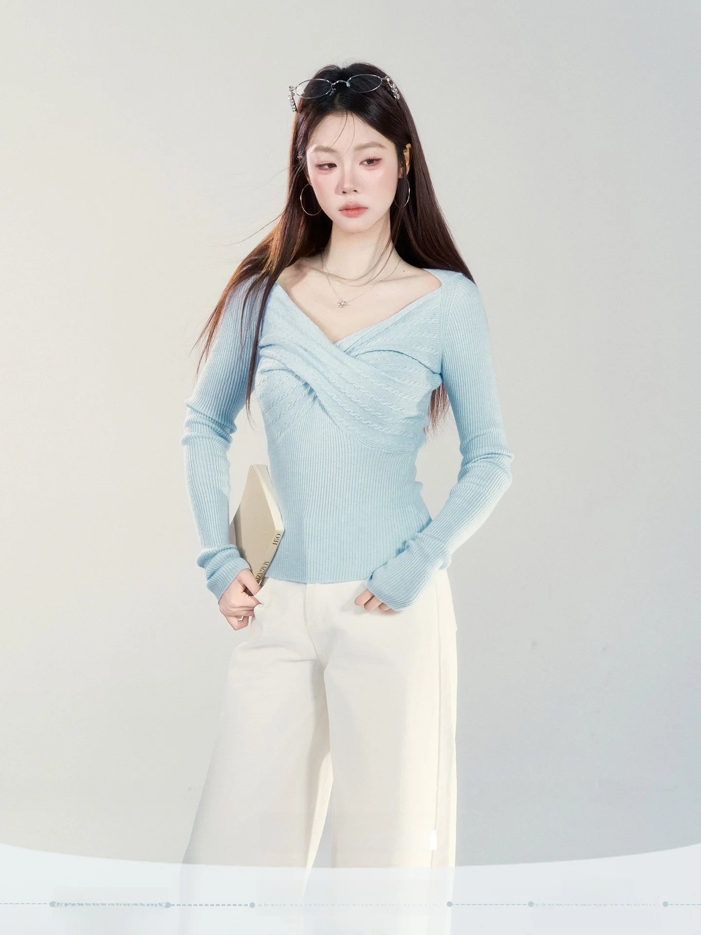 Spring 2026 Women's V-Neck Overhead Sweater Soft Comfortable Long Sleeve Warm Regular Fit Single Piece Pure Color Commute Style
Spring 2026 Women's V-Neck Overhead Sweater Soft Comfortable Long Sleeve Warm Regular Fit Single Piece Pure Color Commute Style