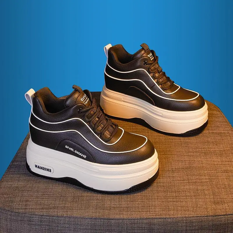 Warm Fleece Lined Thick Bottomed Leather Sneakers Women's Shoes Casual Style round Toe Flat Heel Fashionable All Season Wear
Warm Fleece Lined Thick Bottomed Leather Sneakers Women's Shoes Casual Style round Toe Flat Heel Fashionable All Season Wear