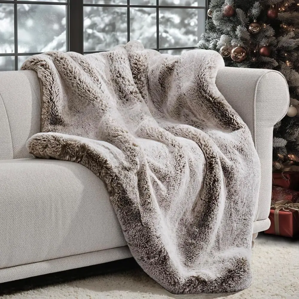 Luxury Soft Faux Chinchilla Fur Throw Blanket for Couch, Warm Thick Heavy Winter Throw Blanket 1220GSM for Bed, Fluffy Cozy Mink
Luxury Soft Faux Chinchilla Fur Throw Blanket for Couch, Warm Thick Heavy Winter Throw Blanket 1220GSM for Bed, Fluffy Cozy Mink