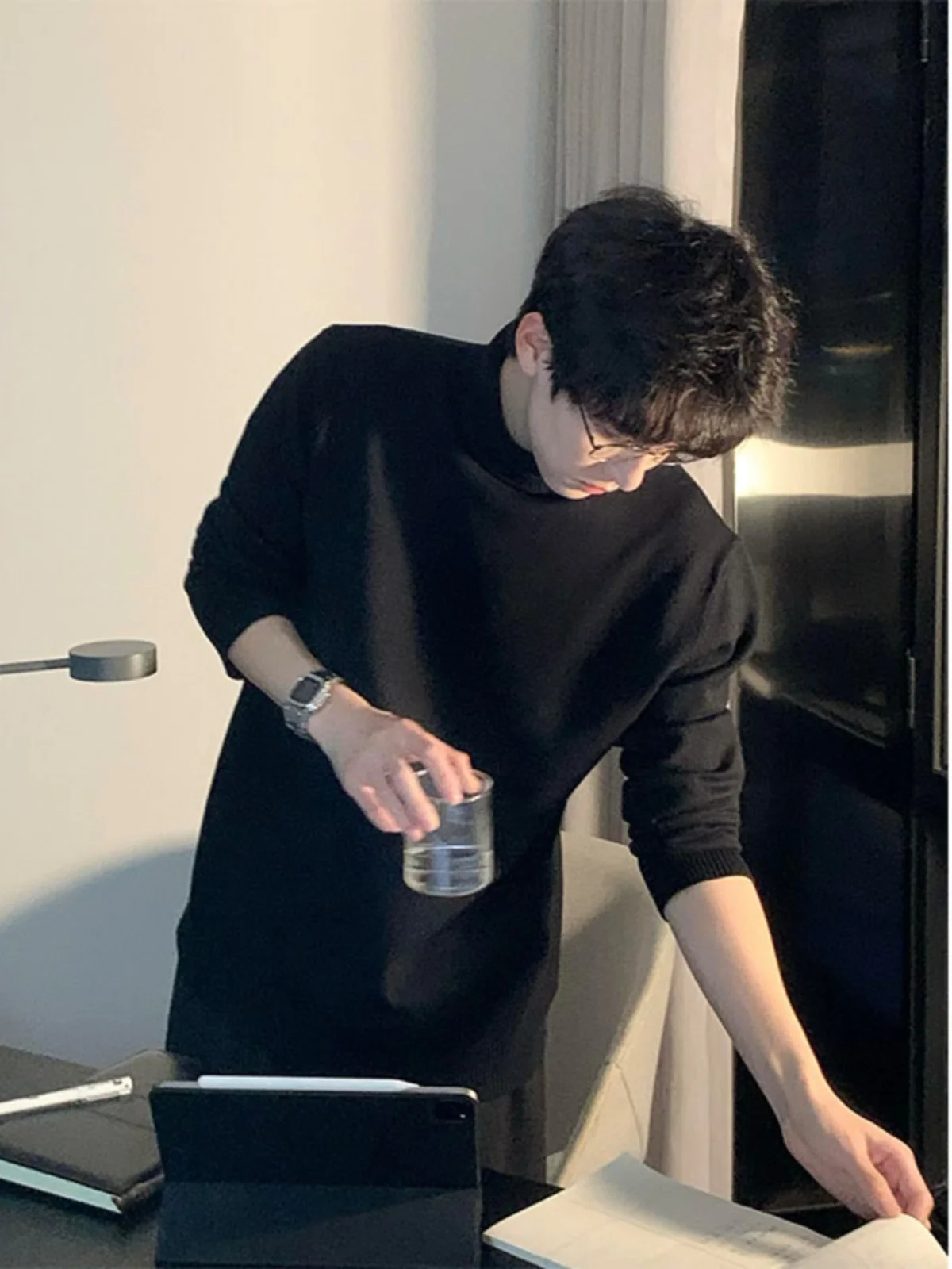 Корейский вязаный свитер с высоким воротником для мужчин, базовый слой, повседневная зимняя футболка с длинным рукавом в стиле Lazy Sle
Корейский вязаный свитер с высоким воротником для мужчин, базовый слой, повседневная зимняя футболка с длинным рукавом в стиле Lazy Sle