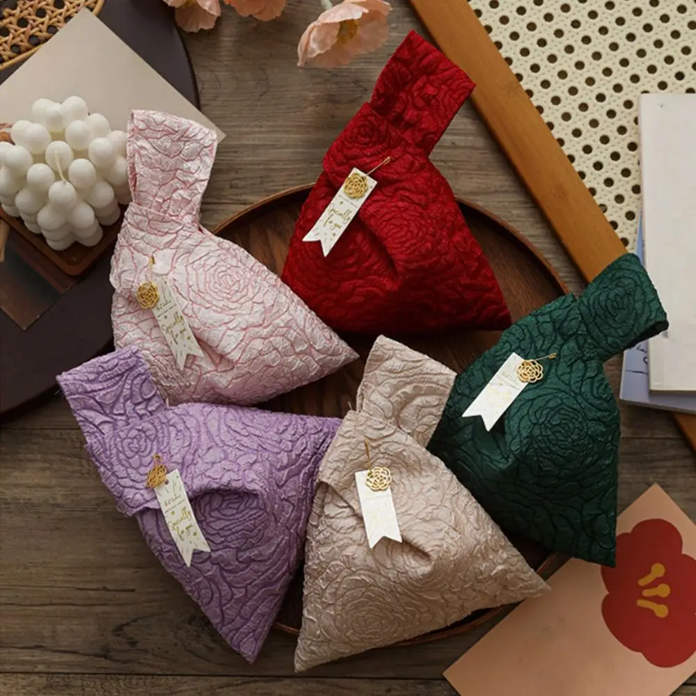 Fashion Chinese Style Candy Gift Bag Handheld Flower Candy Storage Pouches Cloth Gift Storage Bag Engagement Gift
Fashion Chinese Style Candy Gift Bag Handheld Flower Candy Storage Pouches Cloth Gift Storage Bag Engagement Gift