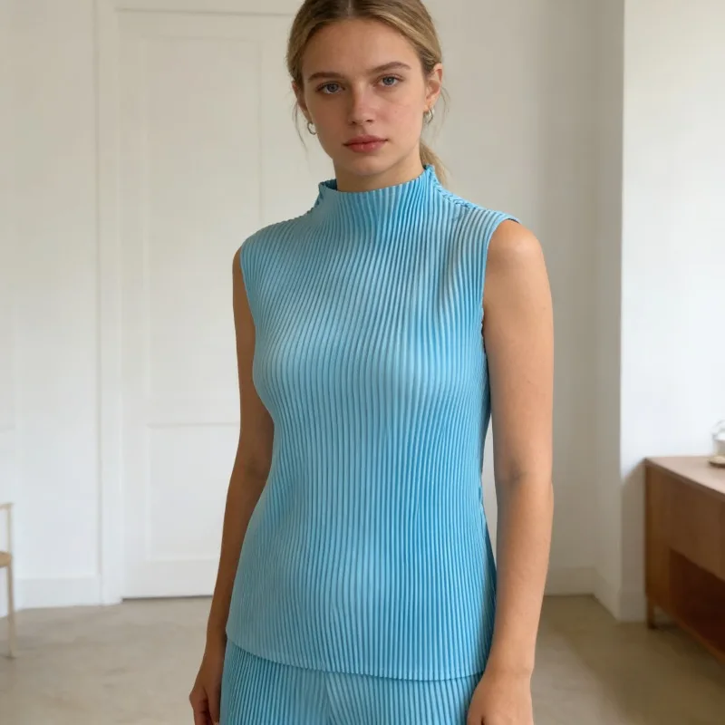 Miyake Pleated Undershirt 2026 Summer New Top Fashion Simple Solid Color Half-high Neck Slim Versatile Sleeveless T-shirt Women
Miyake Pleated Undershirt 2026 Summer New Top Fashion Simple Solid Color Half-high Neck Slim Versatile Sleeveless T-shirt Women