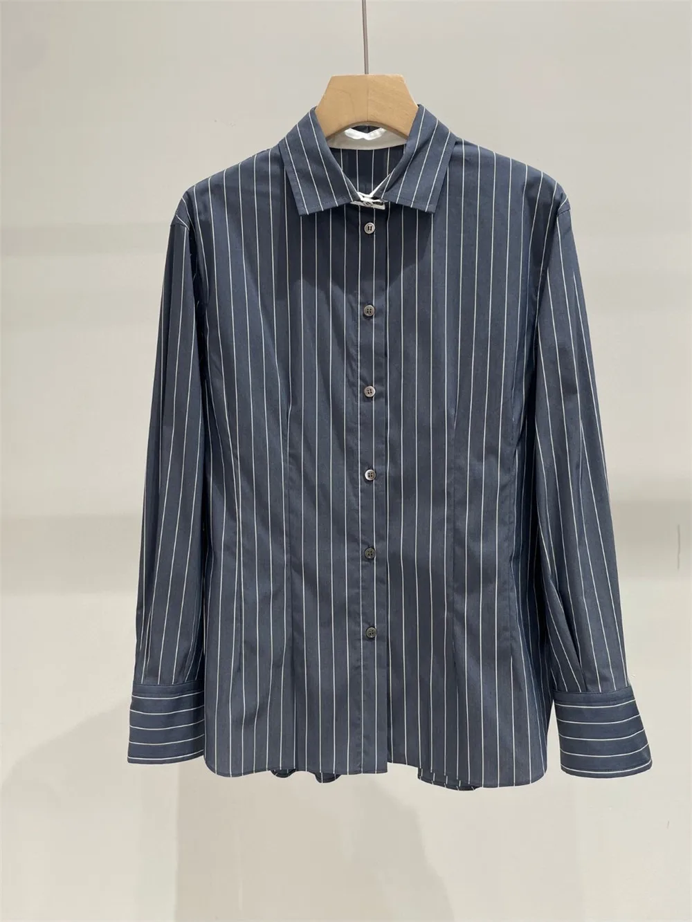 25 Spring/Summer New Cotton Vertical Stripe Loose Casual Versatile Long Sleeve Shirt for Women
25 Spring/Summer New Cotton Vertical Stripe Loose Casual Versatile Long Sleeve Shirt for Women