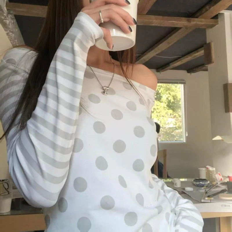 Deeptown Korean Style Polka Dot T-Shirts Women Off-shoulder Striped Long Sleeve T-Shirt Sexy Vintage Harajuku Fashion Casual Tee
Deeptown Korean Style Polka Dot T-Shirts Women Off-shoulder Striped Long Sleeve T-Shirt Sexy Vintage Harajuku Fashion Casual Tee