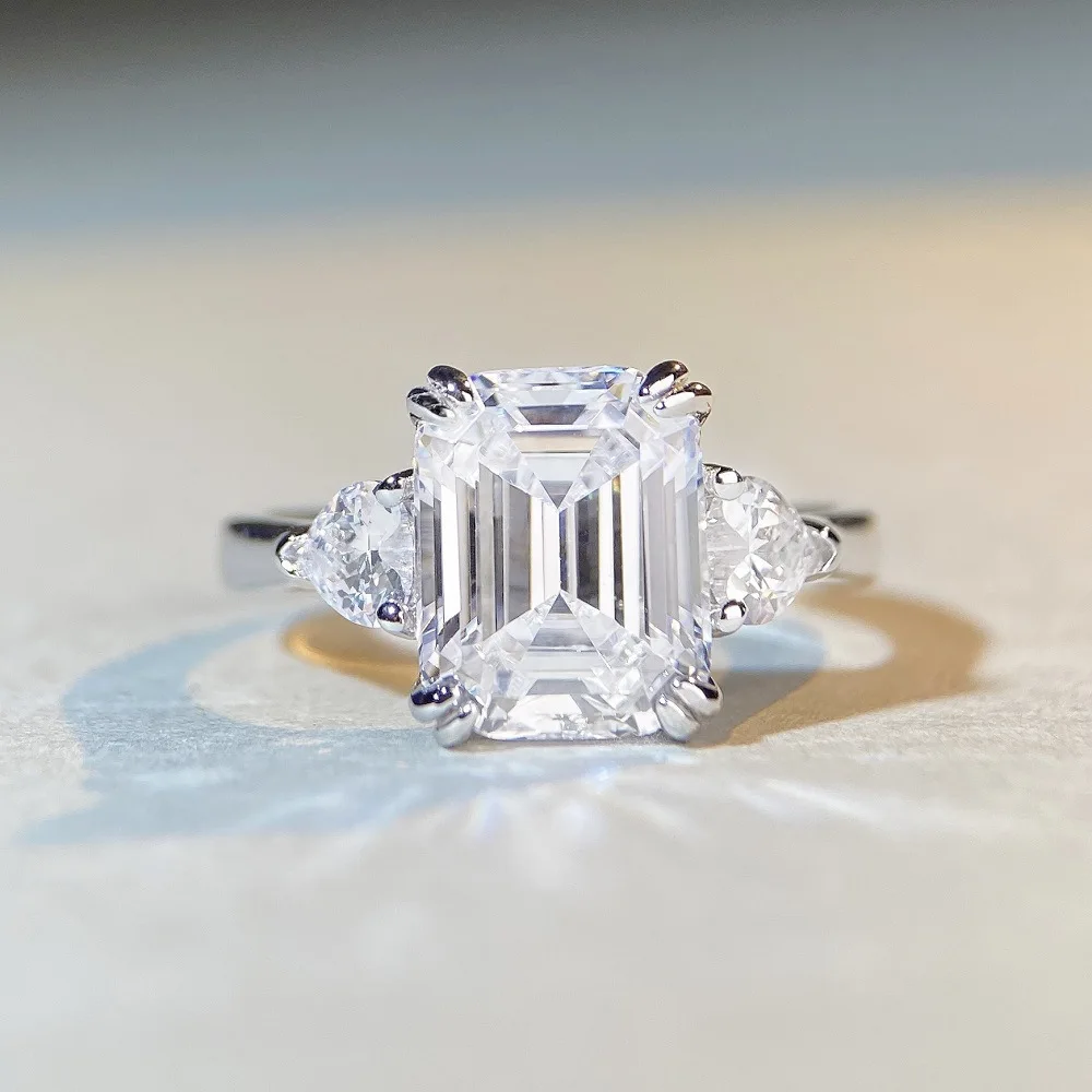 PT950 Platinum - Emerald Cut Ring - Elegant Style Diamond Ring in Square Sugar Tower Cut - Wholesale for Women
PT950 Platinum - Emerald Cut Ring - Elegant Style Diamond Ring in Square Sugar Tower Cut - Wholesale for Women