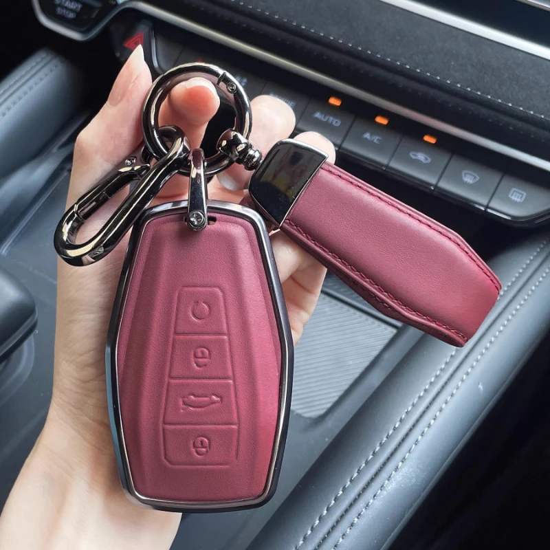 Suitable for Geely Coolray Atlas Monjaro Simple Style Handmade Zinc Alloy + Leather Car Remote Key Case Cover
Suitable for Geely Coolray Atlas Monjaro Simple Style Handmade Zinc Alloy + Leather Car Remote Key Case Cover