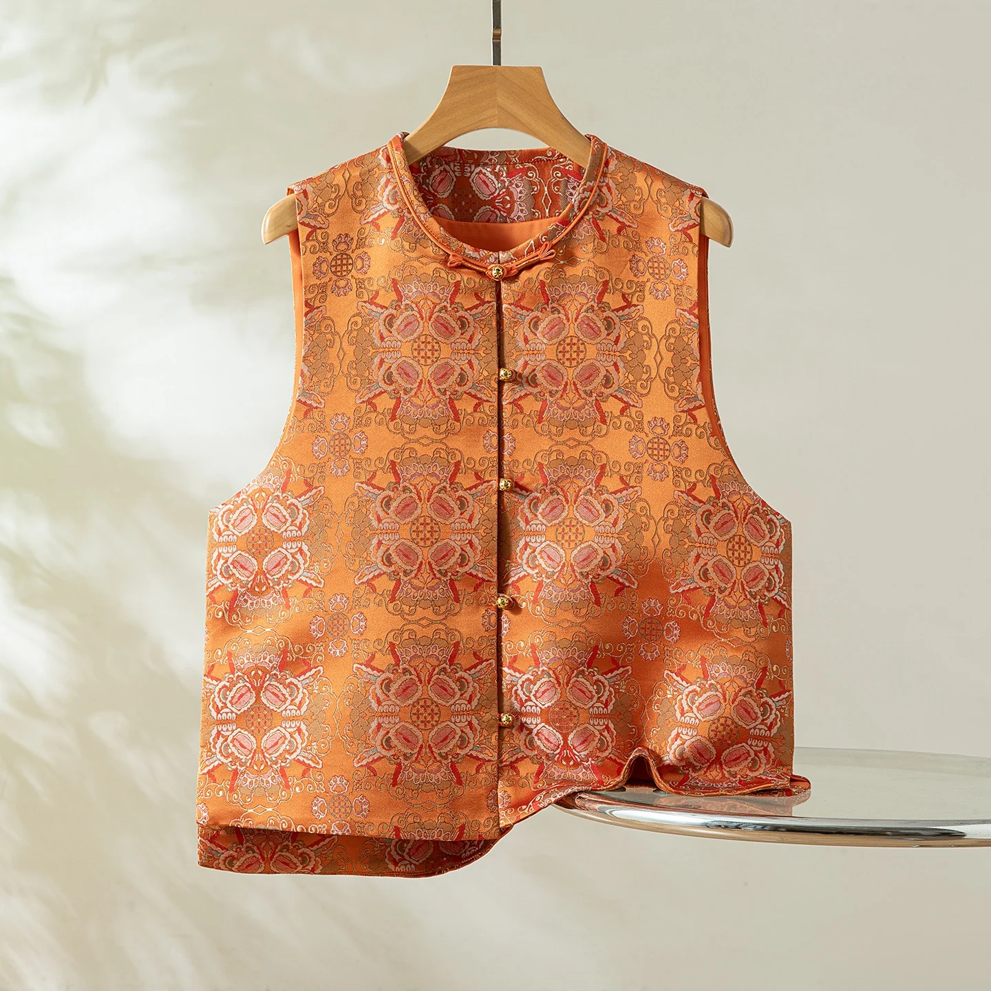 Silk Song Jin Collar round Ne Women's Vest New Chinese Sle Outerwear irt Commute Sle Single Button Spring 2026
Silk Song Jin Collar round Ne Women's Vest New Chinese Sle Outerwear irt Commute Sle Single Button Spring 2026