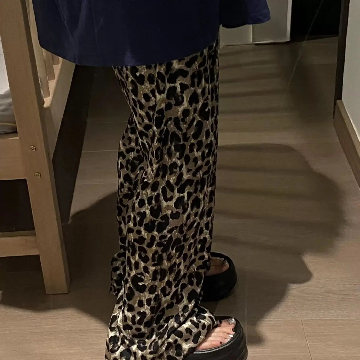 Drape Walking Pants Summer Slack Leopard Print Cool Pants High Waist Mopping Floor Straight Printed Wide Leg Pants
Drape Walking Pants Summer Slack Leopard Print Cool Pants High Waist Mopping Floor Straight Printed Wide Leg Pants