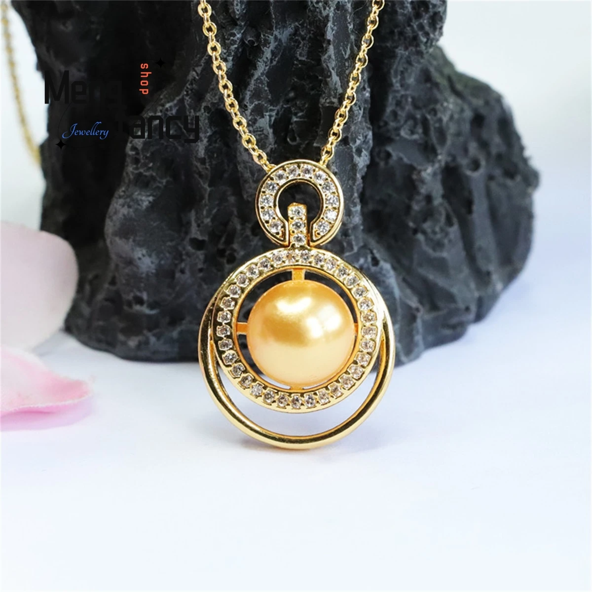 Natural Pearl Champagne Gold Hollow Necklace Light Luxury Simple Generous Personality Fashion Charm Versatile Women Fine Jewelry
Natural Pearl Champagne Gold Hollow Necklace Light Luxury Simple Generous Personality Fashion Charm Versatile Women Fine Jewelry