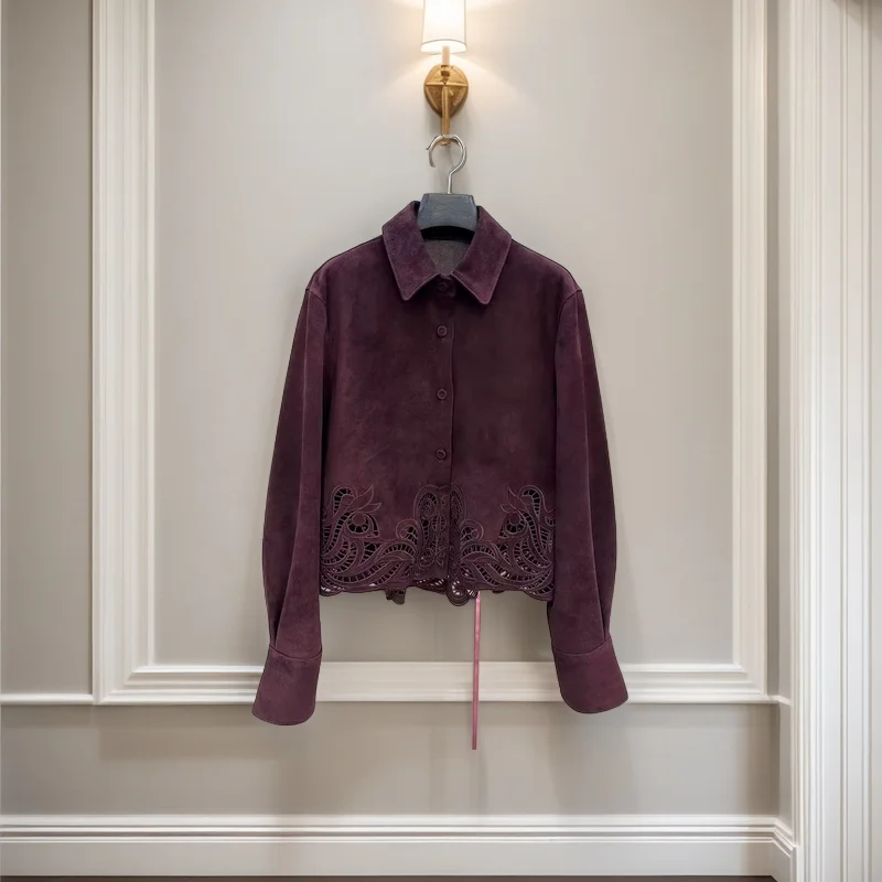 Top Quality 100% Suede Sheepskin Jacket Women Embroidery Floral Hollow Out Lapel Long Sleeve Shirt Style Real Leather Short Coat
Top Quality 100% Suede Sheepskin Jacket Women Embroidery Floral Hollow Out Lapel Long Sleeve Shirt Style Real Leather Short Coat