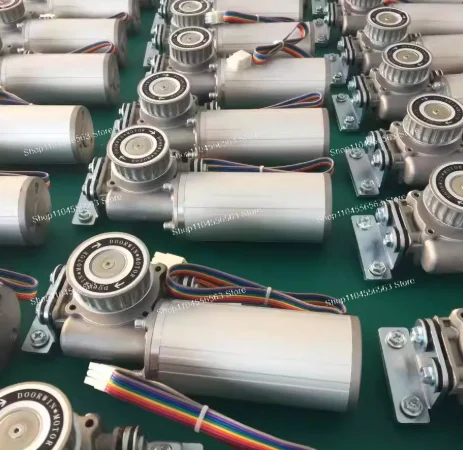 1 шт. комплект автоматической дверной системы с квадратным и круглым двигателем и сенсорным управлением для раздвижной стеклянной двери
1 шт. комплект автоматической дверной системы с квадратным и круглым двигателем и сенсорным управлением для раздвижной стеклянной двери