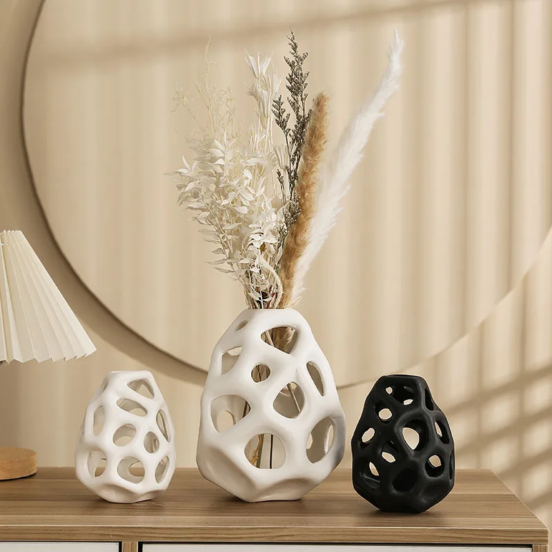 CAPIRON Hollow Out Ceramic Vase White Black Nordic Classical Aesthetics Office Home Living Room Interior Decoration Acessories
CAPIRON Hollow Out Ceramic Vase White Black Nordic Classical Aesthetics Office Home Living Room Interior Decoration Acessories
