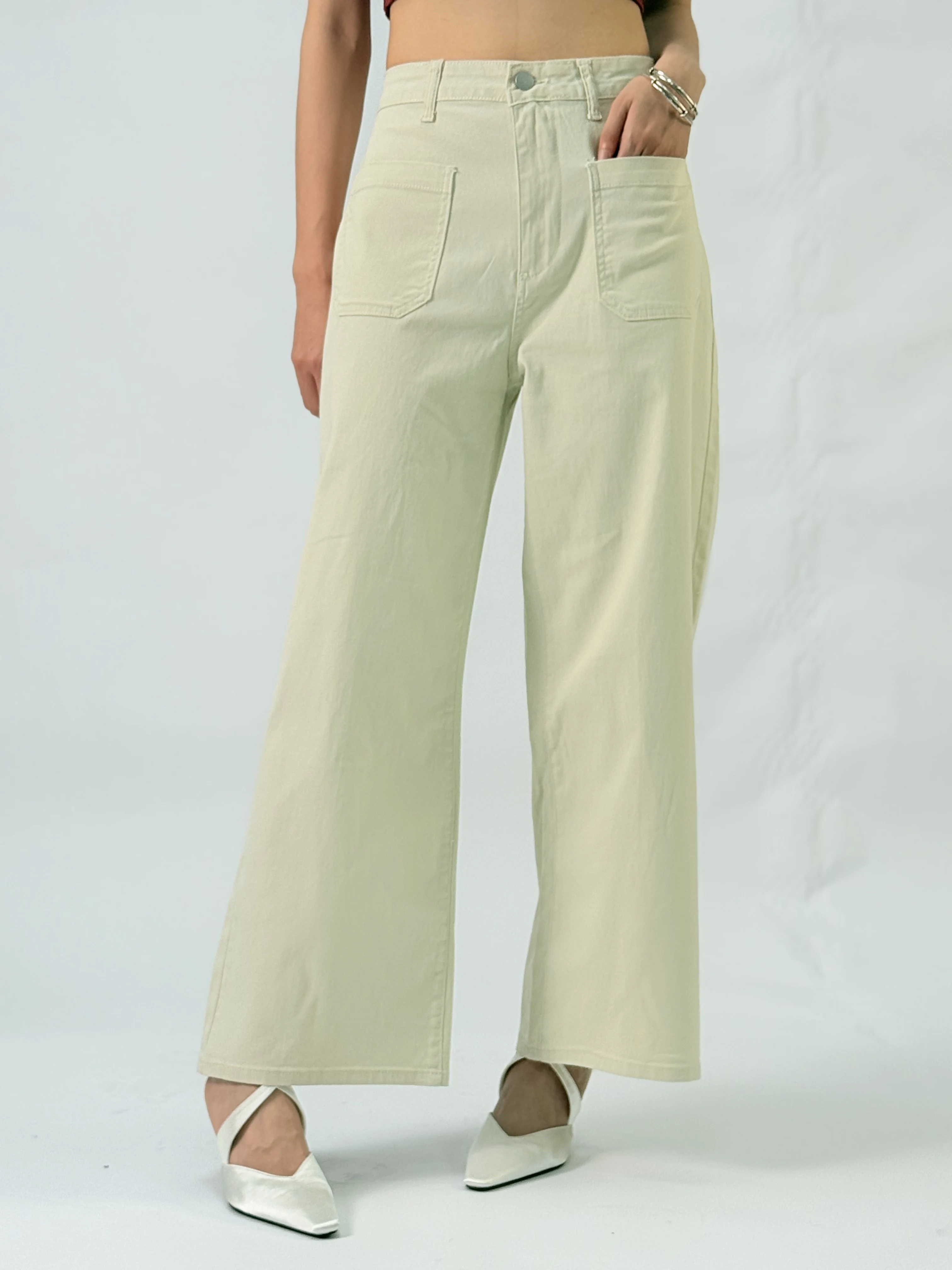 Women's slim-fit wide-leg stretch denim pants | Mid-length style | Comfortable for all seasons | Office casual wear
Women's slim-fit wide-leg stretch denim pants | Mid-length style | Comfortable for all seasons | Office casual wear