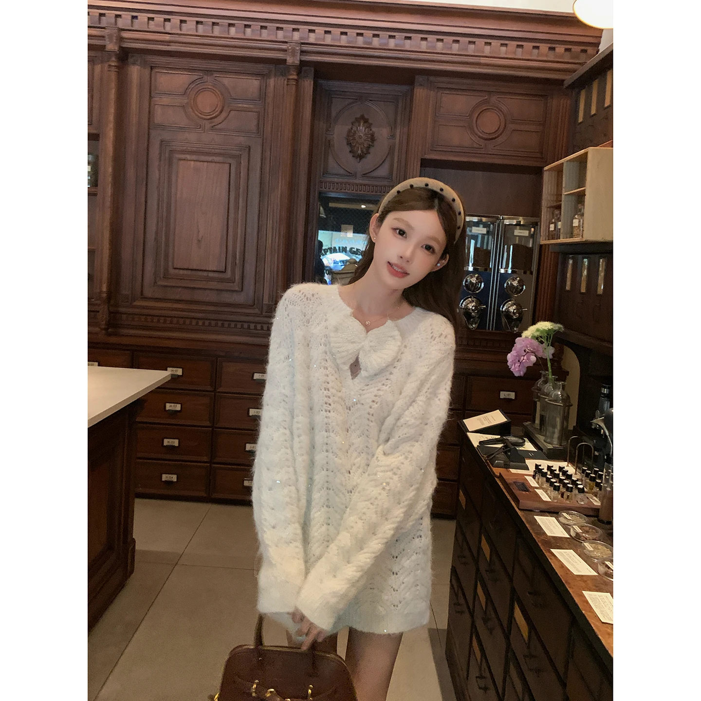 Chen Dauyu женский длинный свободный вязаный свитер Knot iny белый средней длины осень-зима удобный V-Ne теплый
Chen Dauyu женский длинный свободный вязаный свитер Knot iny белый средней длины осень-зима удобный V-Ne теплый