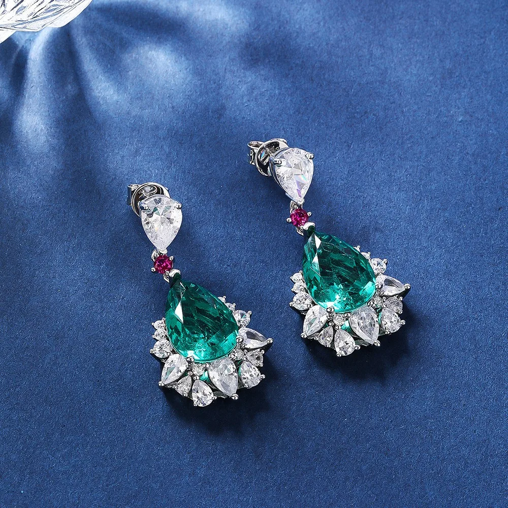 Fashionable Banquet Elegant Emerald Cubic Zirconia Earrings, High-end Inlaid Wedding Style Swaying Jewelry Accessories
Fashionable Banquet Elegant Emerald Cubic Zirconia Earrings, High-end Inlaid Wedding Style Swaying Jewelry Accessories