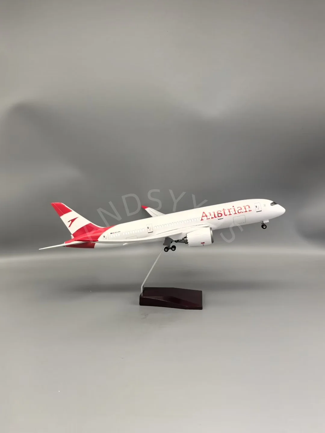 Souvenir Plane Toy Models B787 Austrian Airlines Model Plane With LED Light(Touch or Sound Control) for Collection or Show Decor
Souvenir Plane Toy Models B787 Austrian Airlines Model Plane With LED Light(Touch or Sound Control) for Collection or Show Decor