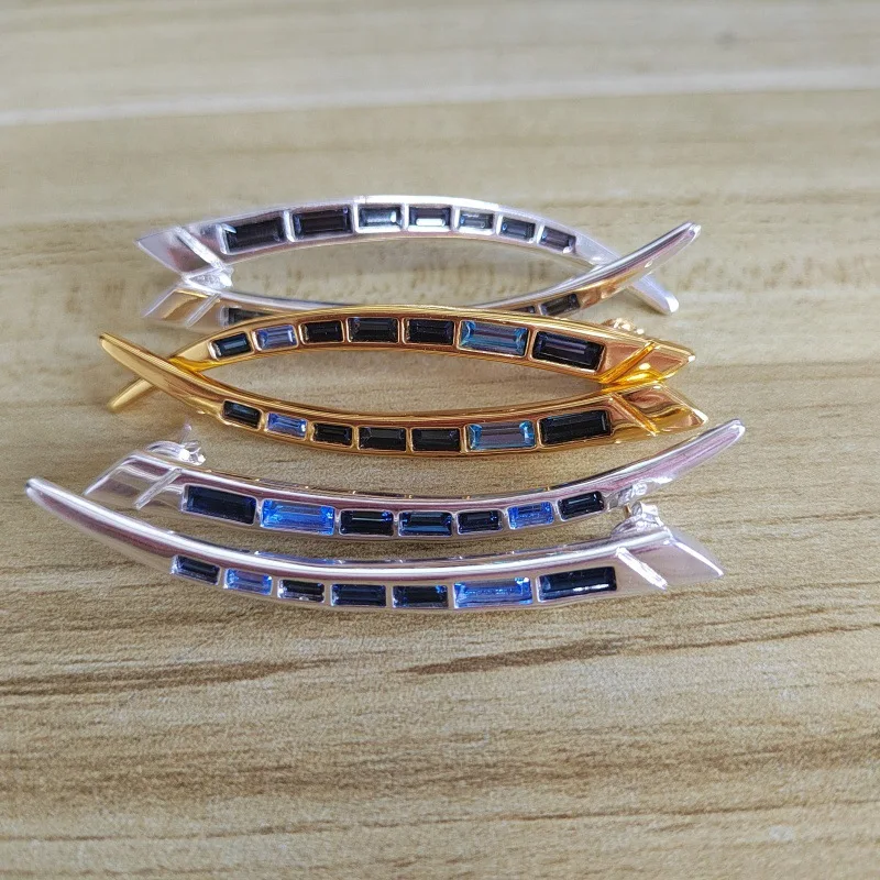 2026 new electroplated silver niche design fashionable luxury earrings, suitable for casual fashion matching
2026 new electroplated silver niche design fashionable luxury earrings, suitable for casual fashion matching