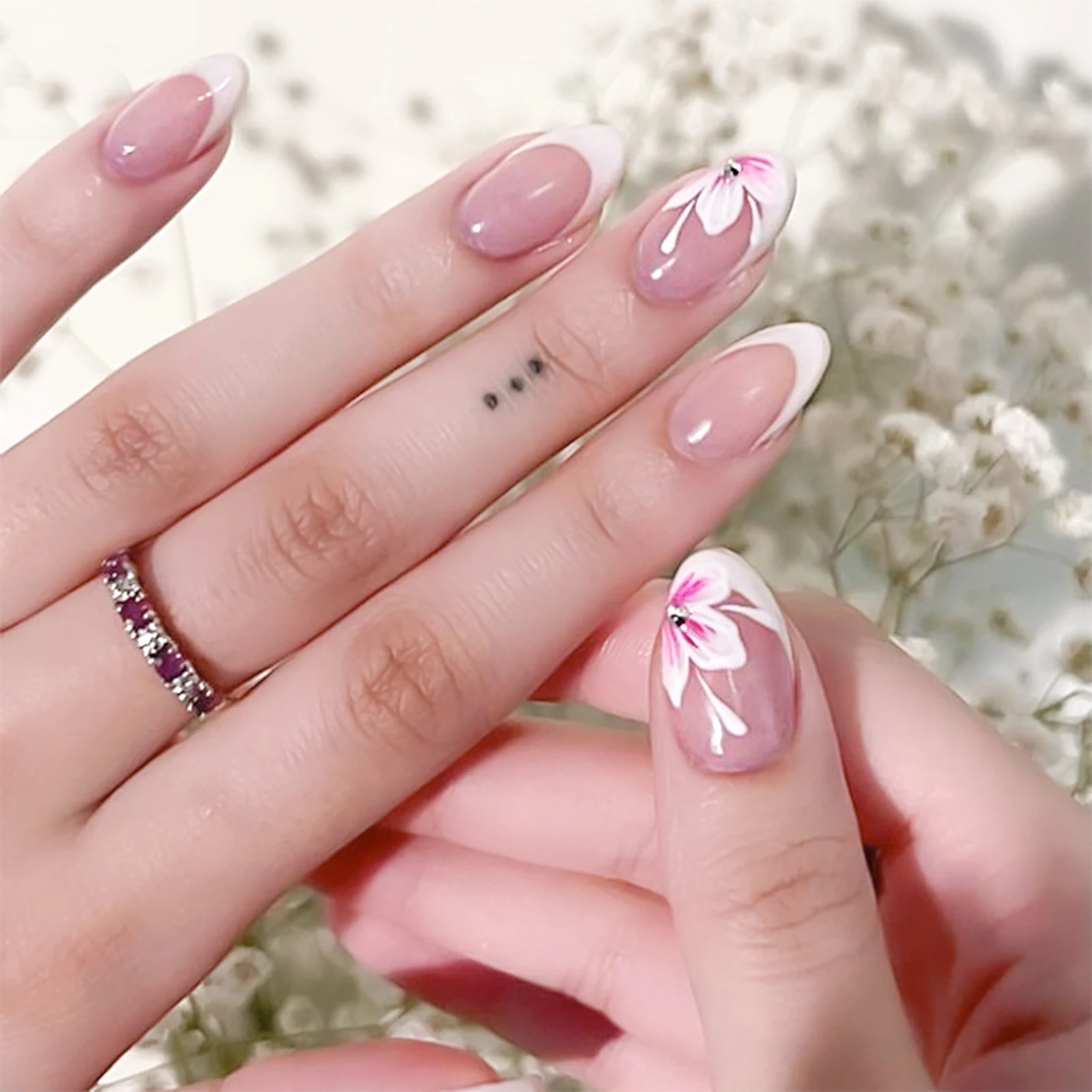 24Pcs Nude Pink Color False Nails Flower Printed Sweet Girls Short Almond Press On Nails White French Tip Detachable Fake Nails
24Pcs Nude Pink Color False Nails Flower Printed Sweet Girls Short Almond Press On Nails White French Tip Detachable Fake Nails
