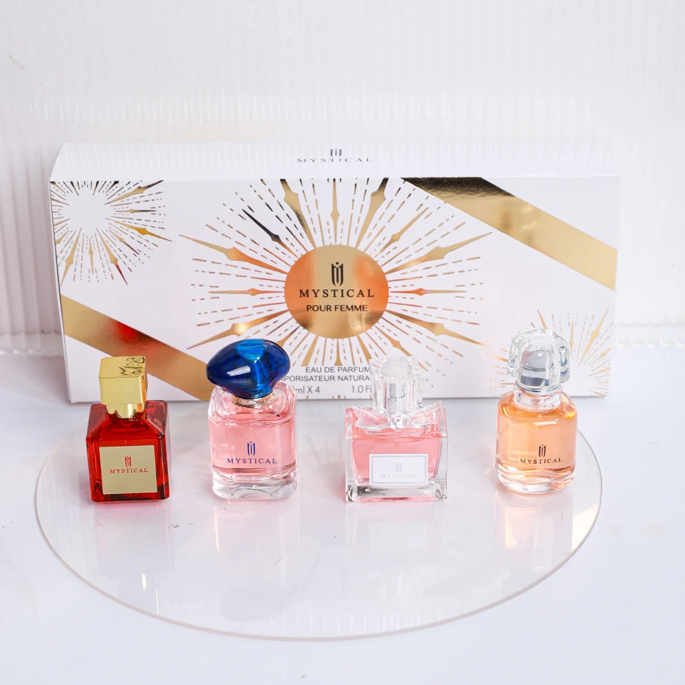 4 Piece Set, Women's Perfume Spray Gift Box, Lasting Fragrance, 4different Flavors, Perfect For Holiday Gifts, Dates, Daily Life
4 Piece Set, Women's Perfume Spray Gift Box, Lasting Fragrance, 4different Flavors, Perfect For Holiday Gifts, Dates, Daily Life