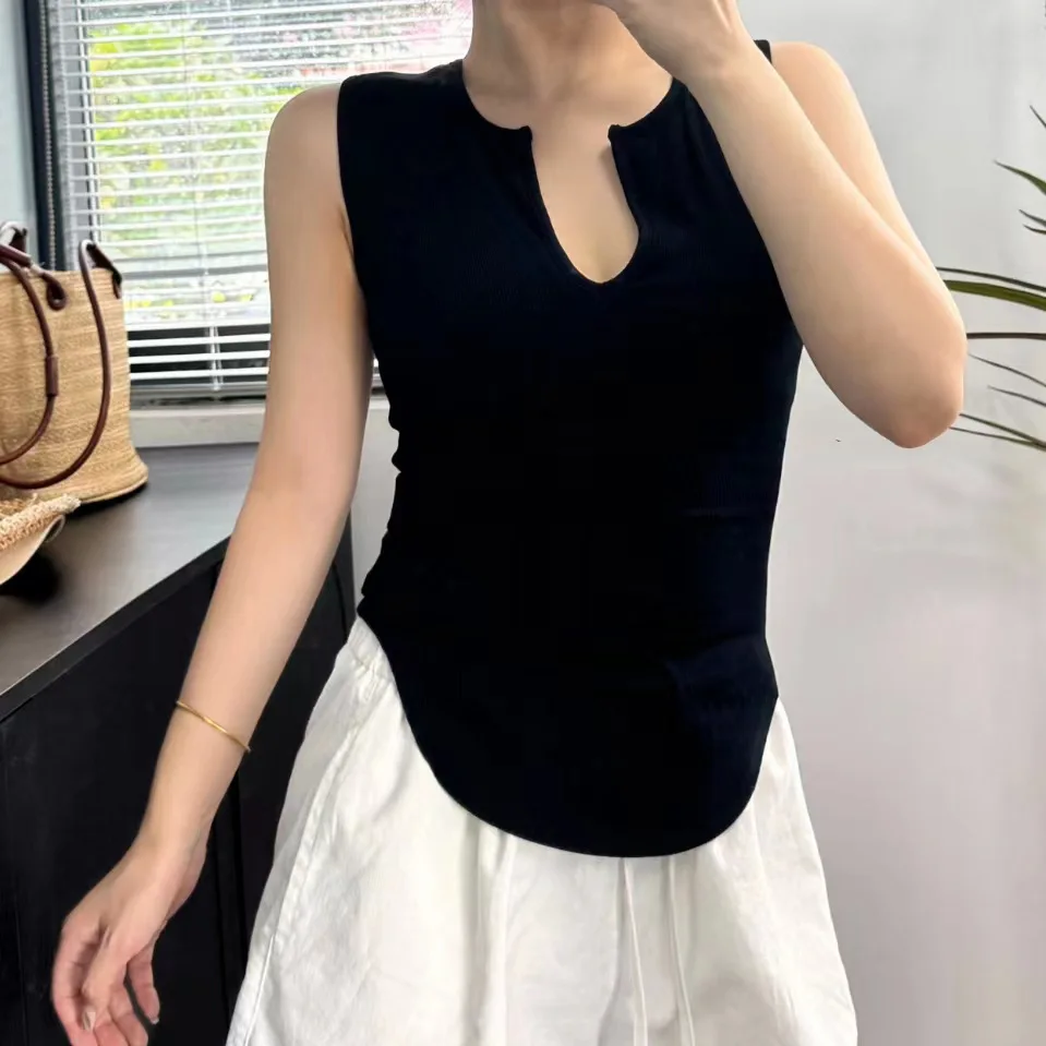 Black Sleeveless V-neck Knit Shirt Female Summer Slim Thin Bottoming Shirt Outside Undershirt Tops
Black Sleeveless V-neck Knit Shirt Female Summer Slim Thin Bottoming Shirt Outside Undershirt Tops