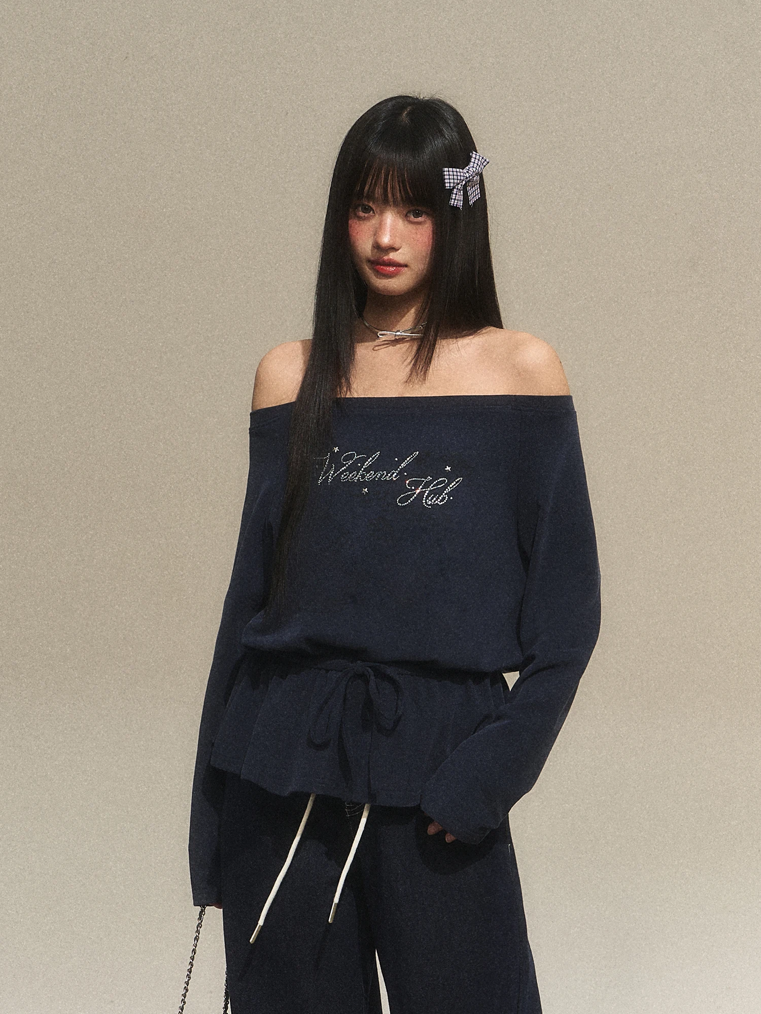 Женская хлопковая футболка Wedhub с длинным рукавом, повседневная, с буквенным принтом и стразами на плечах, приталенная, осенне-зимняя, модный топ
Женская хлопковая футболка Wedhub с длинным рукавом, повседневная, с буквенным принтом и стразами на плечах, приталенная, осенне-зимняя, модный топ