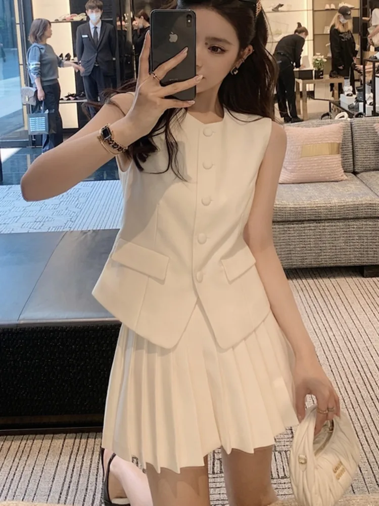 High Quality Small Fragrance Two Piece Set Women Blazer Vest Top + Pleated Skirt Suits Korean Elegant Fashion OL 2 Piece Sets
High Quality Small Fragrance Two Piece Set Women Blazer Vest Top + Pleated Skirt Suits Korean Elegant Fashion OL 2 Piece Sets