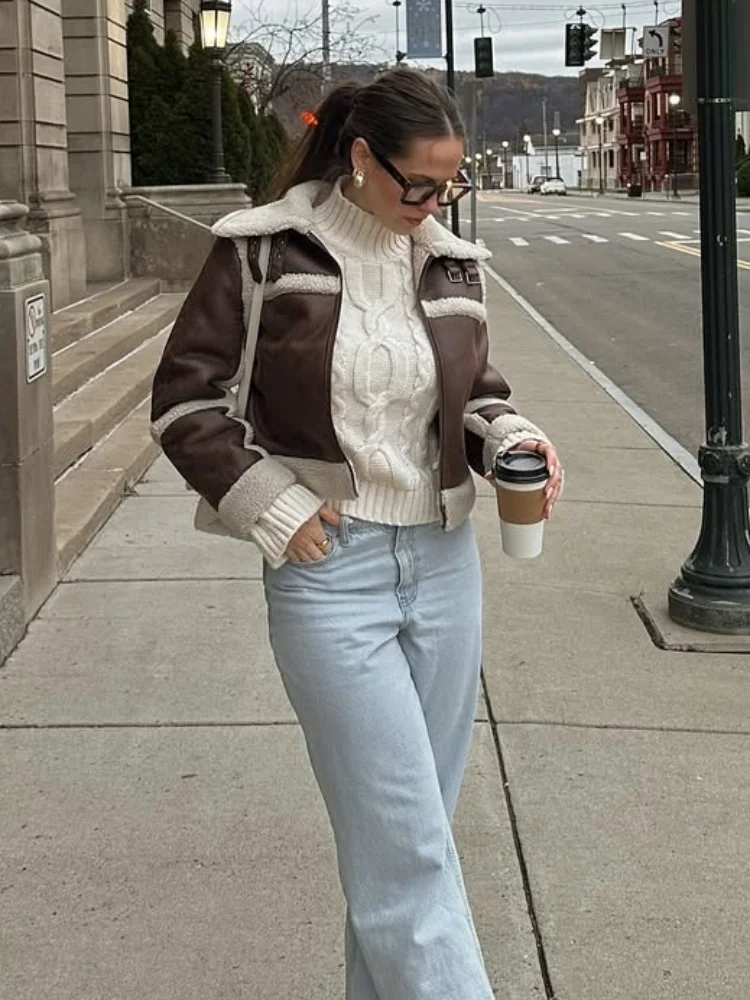 Контрастная замшевая лоскутная куртка женская повседневная с длинным рукавом на молнии с лацканами из хлопка и меха свободное короткое пальто зимняя уличная одежда 2025
Контрастная замшевая лоскутная куртка женская повседневная с длинным рукавом на молнии с лацканами из хлопка и меха свободное короткое пальто зимняя уличная одежда 2025