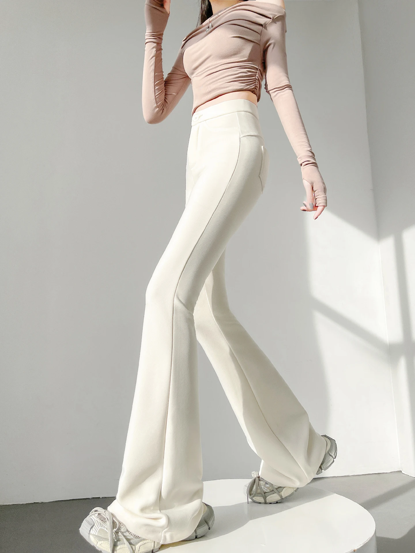 Женские брюки с высокой талией, расклешенные, прямого кроя, длиной в пол, весна-лето, повседневные, свободные, в корейском стиле
Женские брюки с высокой талией, расклешенные, прямого кроя, длиной в пол, весна-лето, повседневные, свободные, в корейском стиле