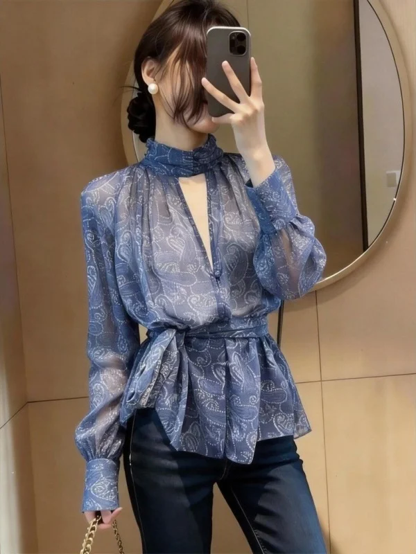 Elegant Blue Floral Print Shirt Women's Long Sleeve Belted Waist Cinching Luxury Style Large Size Casual Comfortable Top
Elegant Blue Floral Print Shirt Women's Long Sleeve Belted Waist Cinching Luxury Style Large Size Casual Comfortable Top