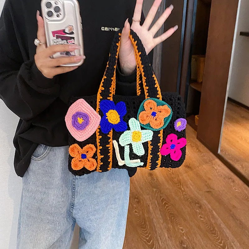 Purely hand-crocheted finished flower wool dopamine contrasting color portable woven bag
Purely hand-crocheted finished flower wool dopamine contrasting color portable woven bag