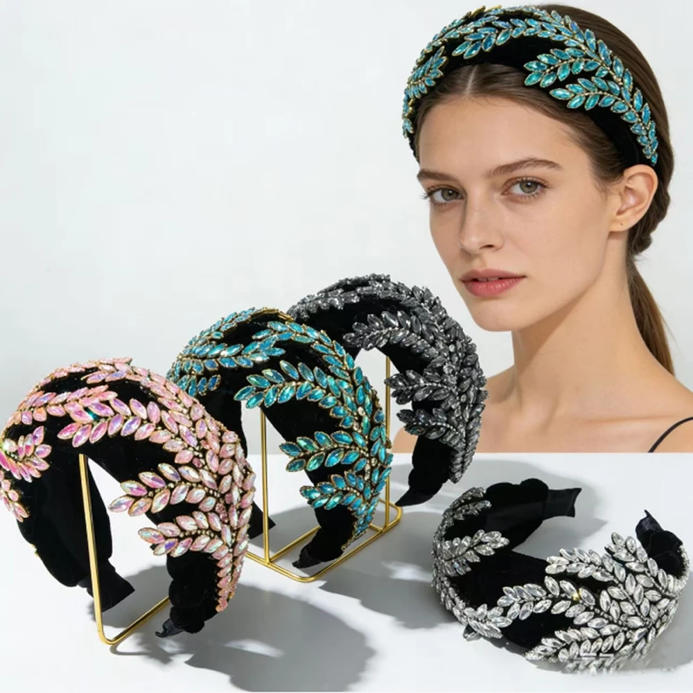 Изысканная барочная бархатная повязка на голову, полностью усыпанная стразами, для фестивалей и вечеринок, блестящий ободок для волос, аксессуары для волос для женщин
Изысканная барочная бархатная повязка на голову, полностью усыпанная стразами, для фестивалей и вечеринок, блестящий ободок для волос, аксессуары для волос для женщин