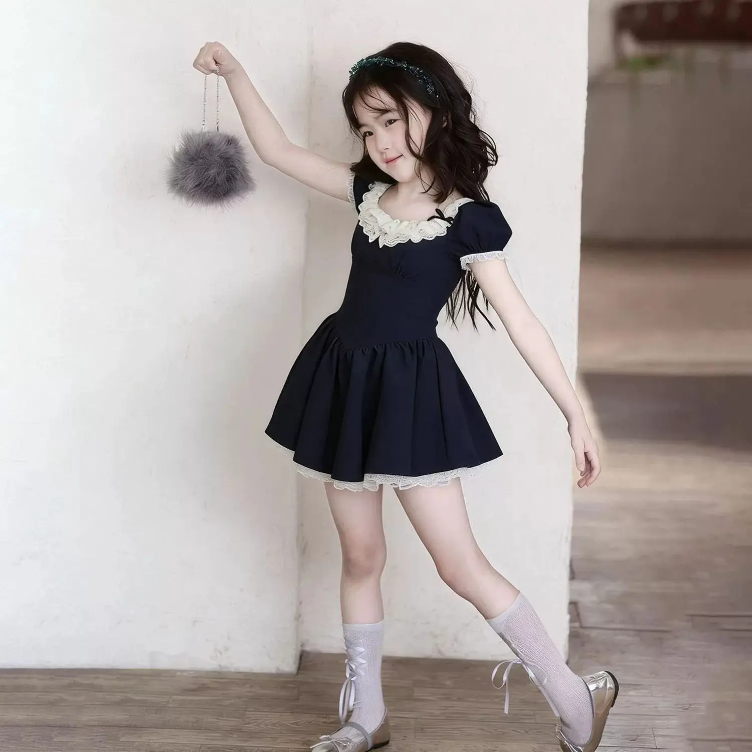 Kids Girl Elegant Comfortable Black Dress Puff Sleeve with White Lace Trim Sweetheart Neckline A-Line Mini Dress for Toddlers
Kids Girl Elegant Comfortable Black Dress Puff Sleeve with White Lace Trim Sweetheart Neckline A-Line Mini Dress for Toddlers