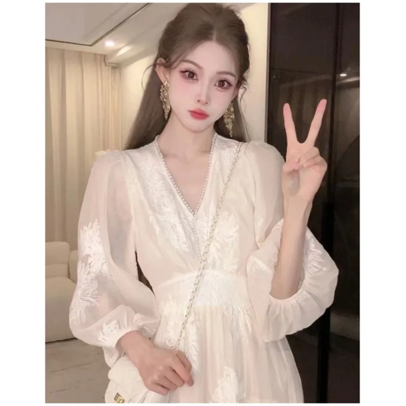 Summer new waist cinched vintage dress embroidered maxi skirt
Summer new waist cinched vintage dress embroidered maxi skirt