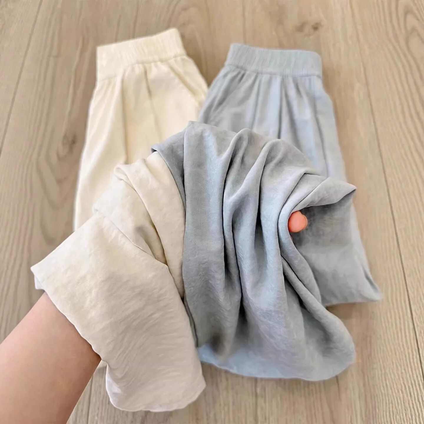 Ice Silk Wide Leg Pants Women's Summer Thin Loose Drape Casual Lazy Style Small Size Mountain Brand Summer Trousers
Ice Silk Wide Leg Pants Women's Summer Thin Loose Drape Casual Lazy Style Small Size Mountain Brand Summer Trousers