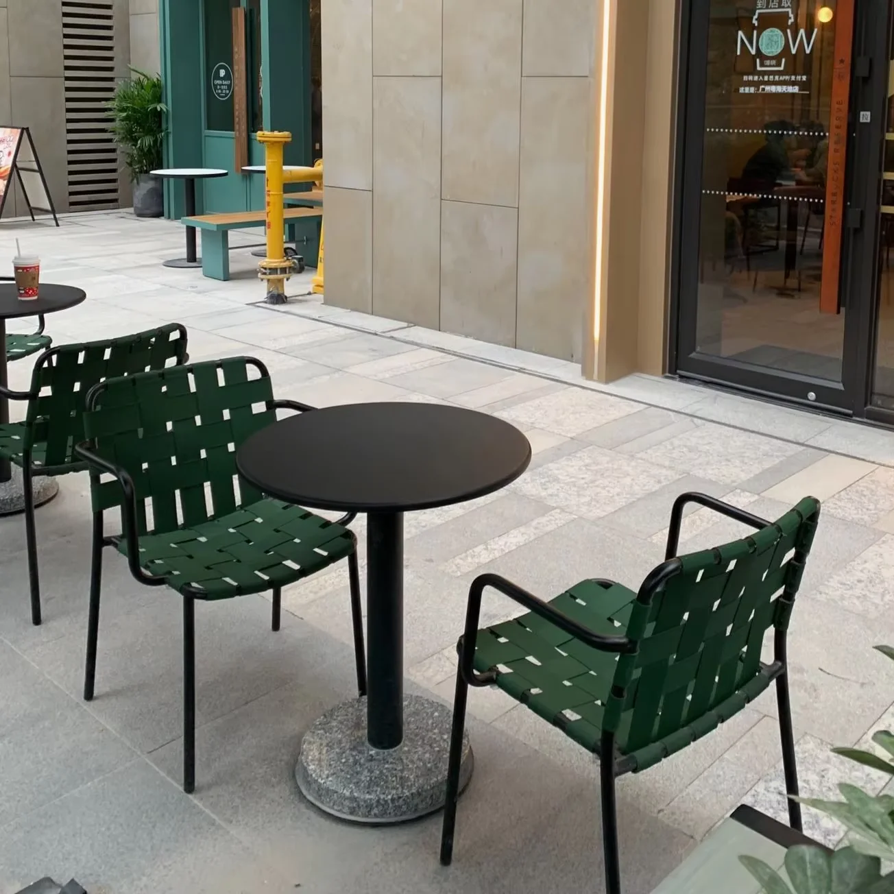 &Modern Simple Design Waterproof Sun-Proof Aluminum Alloy Outdoor Dining Tables Chairs Set Outdoor Furniture for Hotel Courtyard
&Modern Simple Design Waterproof Sun-Proof Aluminum Alloy Outdoor Dining Tables Chairs Set Outdoor Furniture for Hotel Courtyard