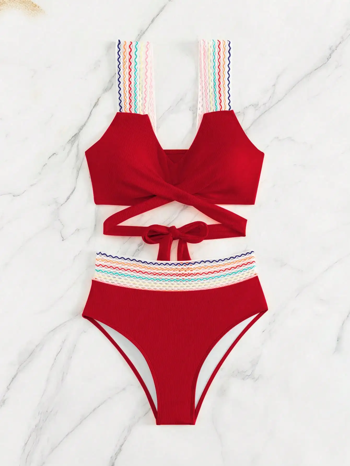 Solid color bikini top with colorful shoulder straps slimming separate high-waisted shorts summer swimwear
Solid color bikini top with colorful shoulder straps slimming separate high-waisted shorts summer swimwear