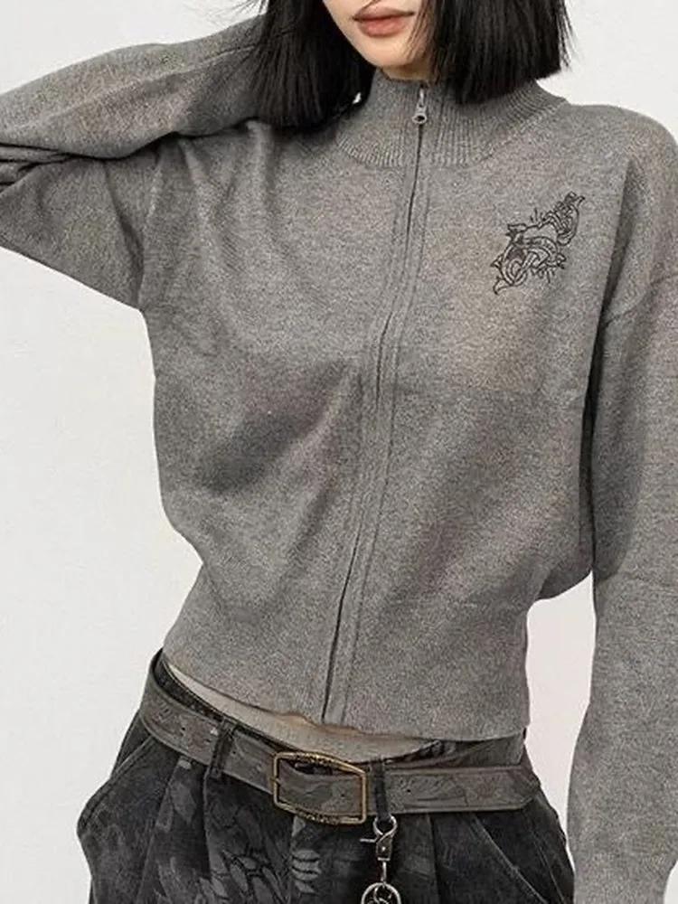 Punk Sle Embroidered Knit Sweater Women's Light Sub-Culture Visual Series Stand Collar Long Sve Knitted Top for Spring
Punk Sle Embroidered Knit Sweater Women's Light Sub-Culture Visual Series Stand Collar Long Sve Knitted Top for Spring