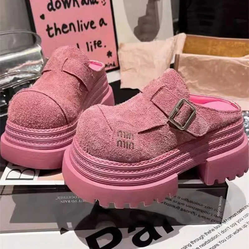 Women's Slippers Frosted Leather Big Head Thick Bottom Muffin Baotou Half Slippers Women's sandals Runway model women's shoes
Women's Slippers Frosted Leather Big Head Thick Bottom Muffin Baotou Half Slippers Women's sandals Runway model women's shoes