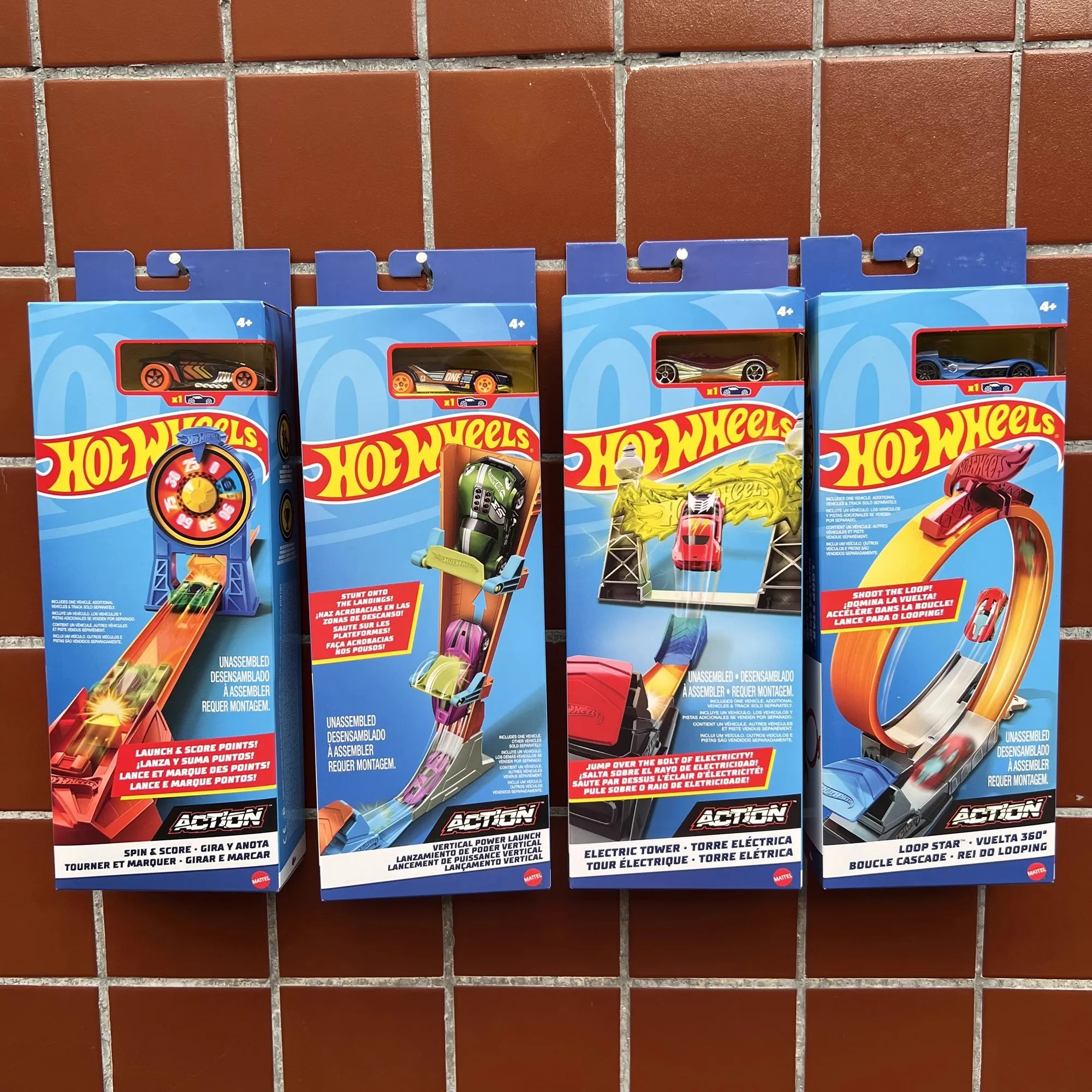 Набор гусениц Hot Wheels — легкосплавная автомобильная пусковая установка Raceway Stunt Challenge Kit для мальчиков (модель FWM85)
Набор гусениц Hot Wheels — легкосплавная автомобильная пусковая установка Raceway Stunt Challenge Kit для мальчиков (модель FWM85)