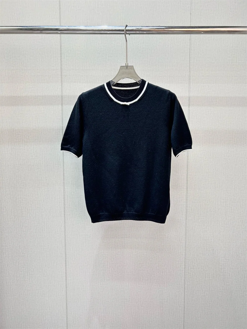 Women's Clothing Color Block Round Neck Pullover T-Shirt Top Bow Soft Wool Slimming Knit Sweater
Women's Clothing Color Block Round Neck Pullover T-Shirt Top Bow Soft Wool Slimming Knit Sweater