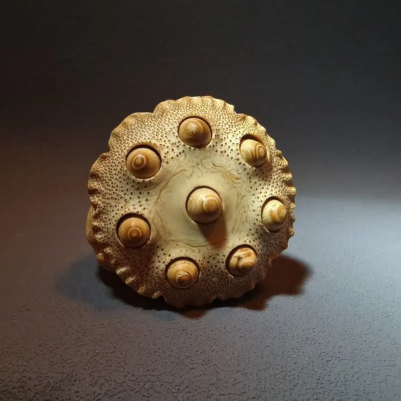 Purely handmade ten years old material, carved quack lai Cai lotus pod Wenwan hand handle pendant 
Purely handmade ten years old material, carved quack lai Cai lotus pod Wenwan hand handle pendant