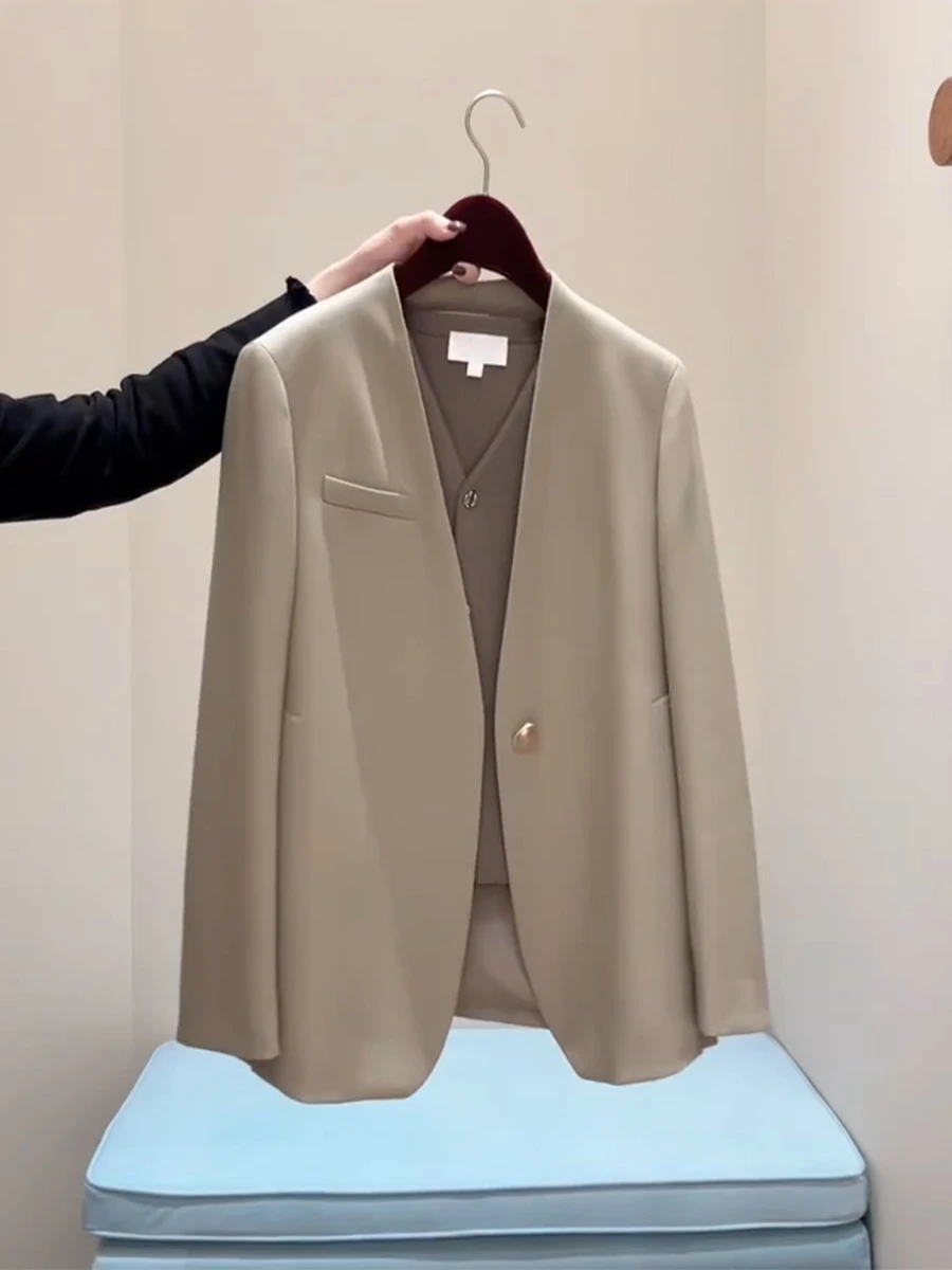 Elegant V-Neck Women's Loose Casual Khaki Spring New Style Fashion Outerwear Comfortable Fit Ladies' Suit Jacket
Elegant V-Neck Women's Loose Casual Khaki Spring New Style Fashion Outerwear Comfortable Fit Ladies' Suit Jacket
