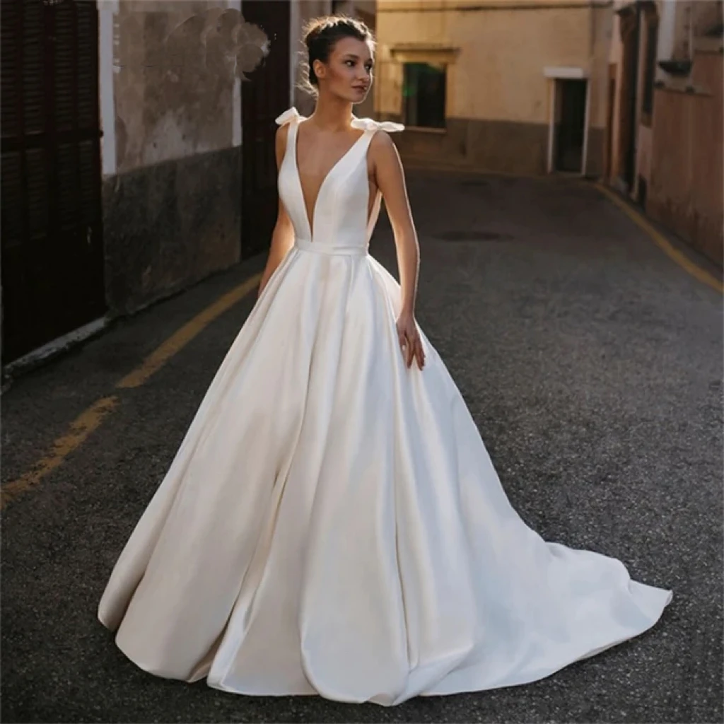 LISER Boho Wedding Dresses Sweetheart Butterfly Lace Bridal Gowns Side Split Corset Sleeveless Bow Straps Appliques
LISER Boho Wedding Dresses Sweetheart Butterfly Lace Bridal Gowns Side Split Corset Sleeveless Bow Straps Appliques