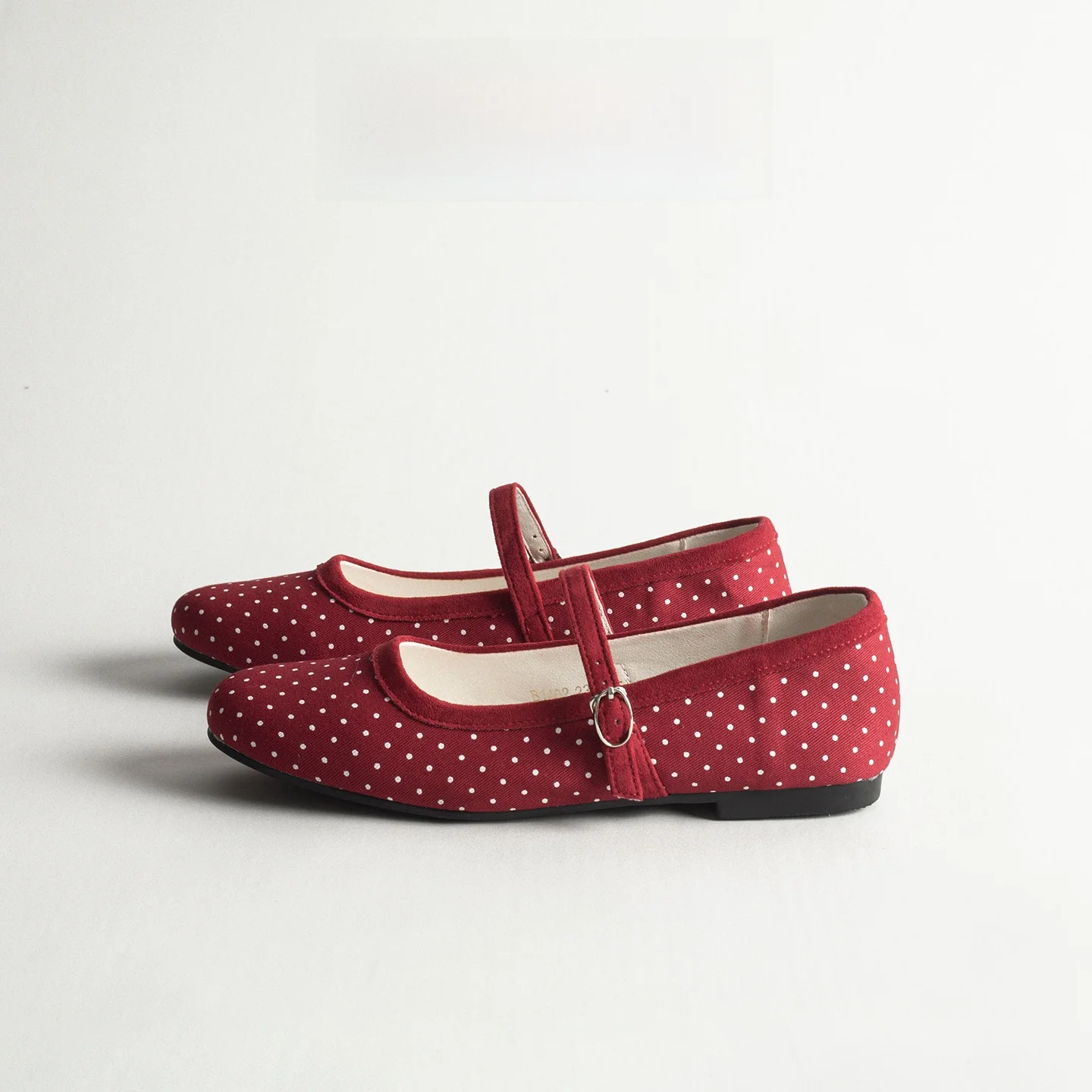 Retro Flat Mary Jane Single Shoes Women's Versatile Gentle Evening round Head Ballet Shoes Synthetic Inner Material All Seasons
Retro Flat Mary Jane Single Shoes Women's Versatile Gentle Evening round Head Ballet Shoes Synthetic Inner Material All Seasons